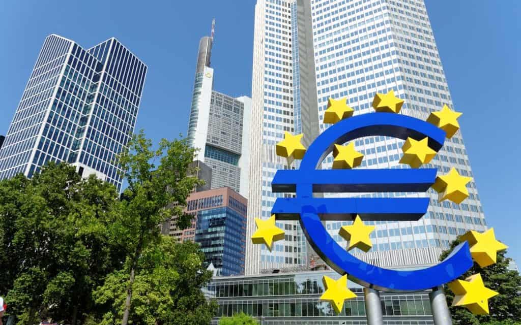 EZB-Direktoriumsmitglied: Banken zu langsam für Kyptowährungen