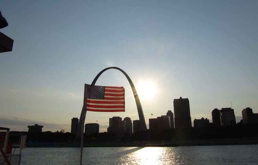 Zentralbank von St. Louis vergleicht Bitcoin mit Bargeld