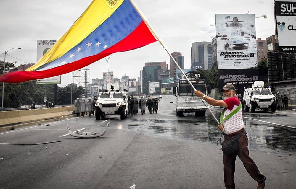 Chaos in Venezuela: Können der Petro und der „souveräne“ Bolivar die Wirtschaft retten?