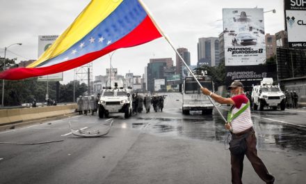Chaos in Venezuela: Können der Petro und der „souveräne“ Bolivar die Wirtschaft retten?