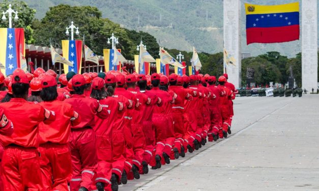 Venezolaner müssen Pässe jetzt mit Petro zahlen
