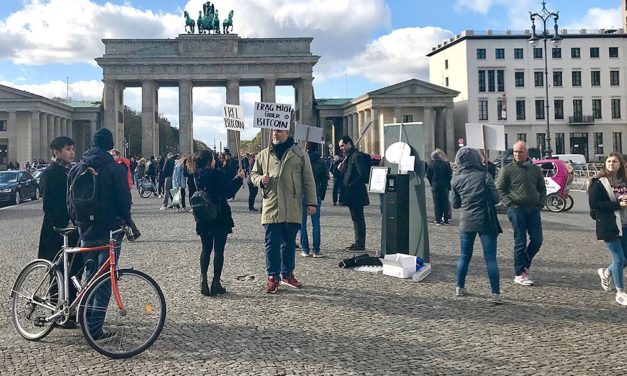 Out of Order: Bitcoin-Automat am Brandenburger Tor