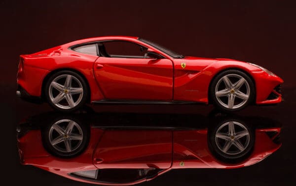 Token für Sammlerautos: CurioInvest und MERJ Exchange tokenisieren Ferrari
