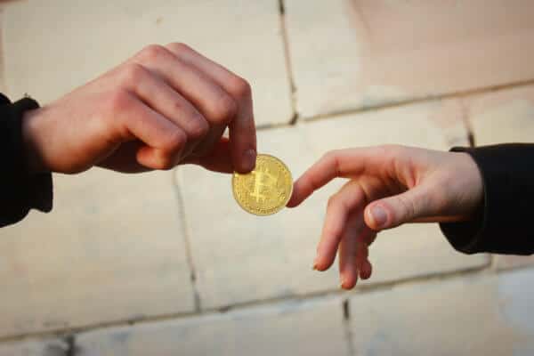 Regulierungs-ECHO: Frankreich definiert Bitcoins, während Belgien sie loswerden will