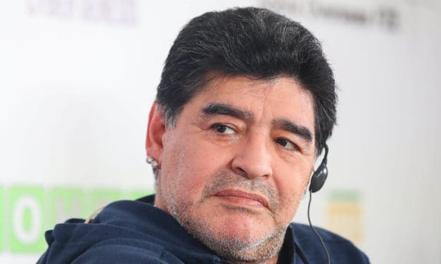Kickt’s? Diego Maradona trainiert jetzt auf der Ethereum-Blockchain