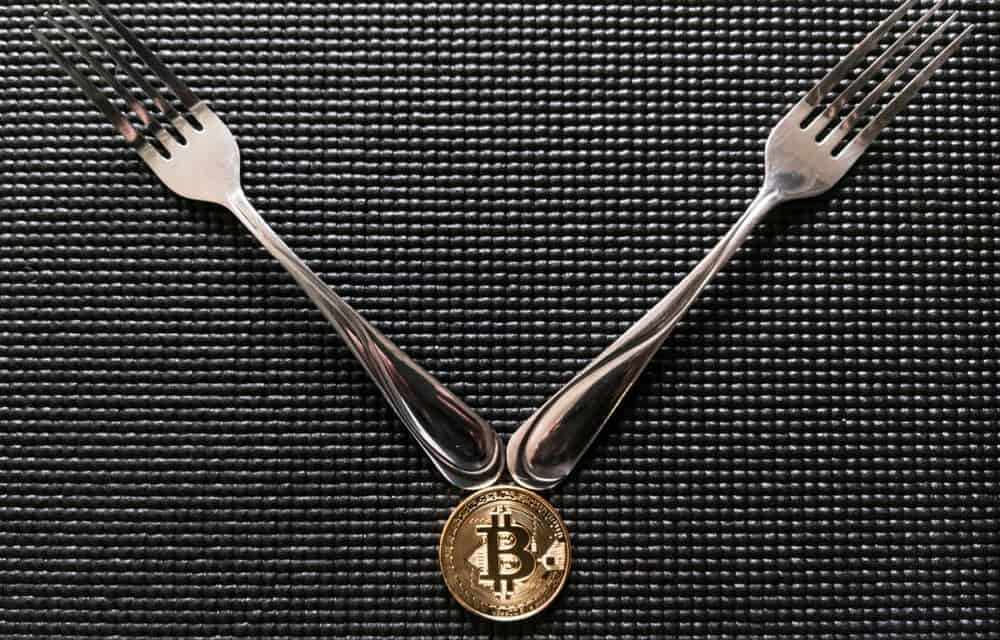 Kein Besteck #1: Was ist eine Hard Fork bei Bitcoin (BTC) und Co.?