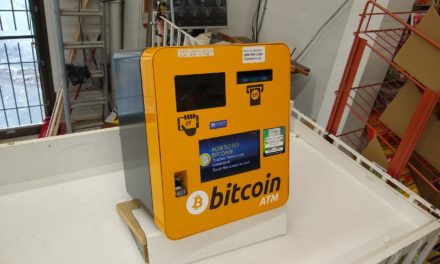 Bitcoin-ATM-Raub geht schief: Mit dem Truck durch die Scheibe