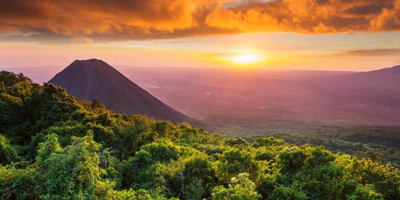 Bitcoin-Revolution in Lateinamerika: El Salvador verschenkt Bitcoin an gesamte Bevölkerung