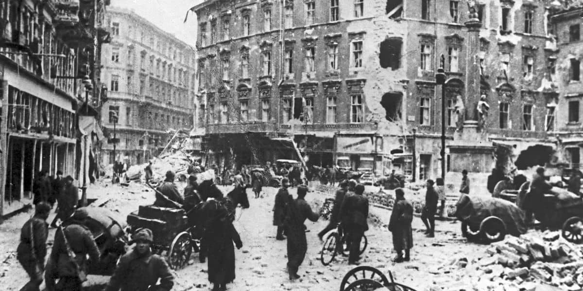 Zweiter Weltkrieg: Sexuelle Gewalt als Kriegswaffe