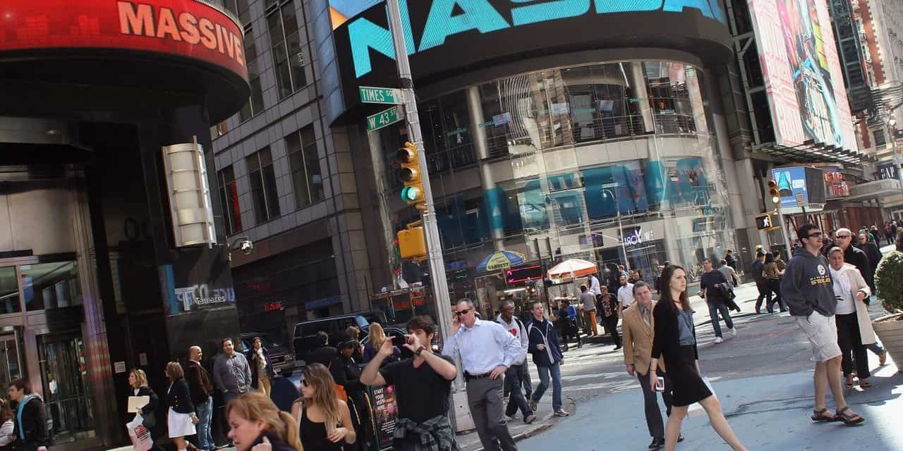 Aktien kaufen: Hilfen und Geldflug von EZB und Fed treiben Dax nahe Rekordhoch