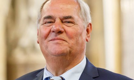 Historiker Arnold Suppan wird wieder Vizepräsident der ÖAW