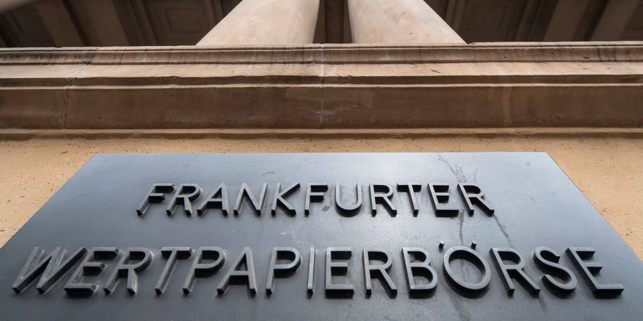 Börse: Dax legt zu, Merck unter Druck, Bitcoin erholt sich