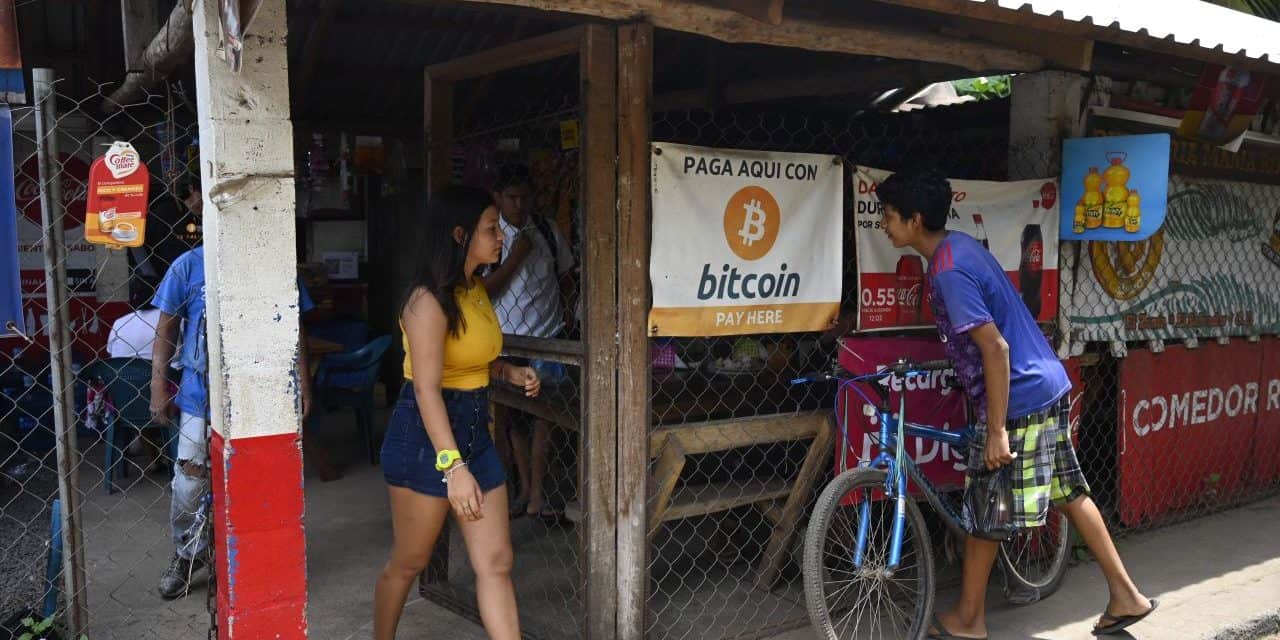 Bitcoin: Kryptowährung über 52.000 US-Dollar, Zahlungsmittel in El Salvador