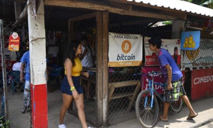 Bitcoin: Kryptowährung über 52.000 US-Dollar, Zahlungsmittel in El Salvador