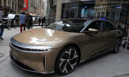 Elektroauto: Lucid hängt Tesla bei der Reichweite ab