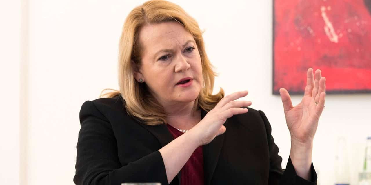 Allianz baut Vorstand um: Jacqueline Hunt scheidet aus, Sirma Boshnakova rückt in Vorstand auf