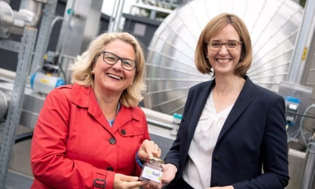 Lufthansa: Atmosfair eröffnet Anlage für klimaneutrales E-Kerosin im Emsland