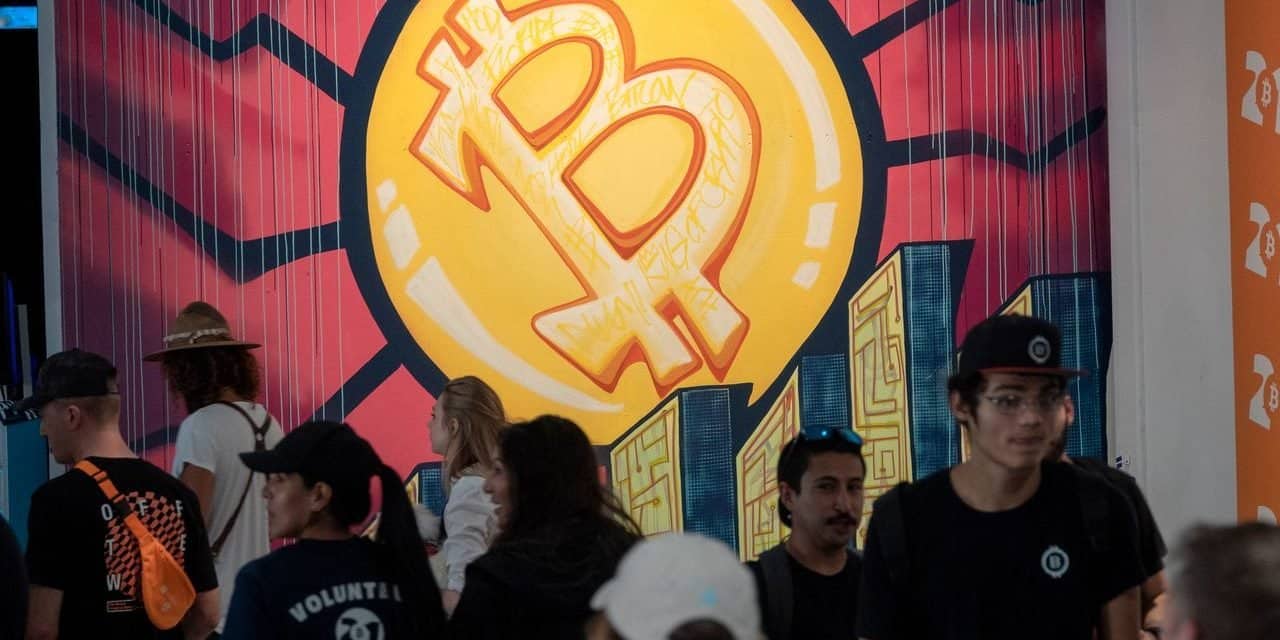 Krptowährung Bitcoin mit Kursrally nahe 50.000 US-Dollar, Dax und Nasdaq mit Kursrutsch