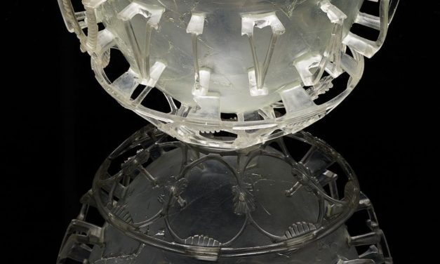 „Lebe glücklich!“: Archäologen restaurieren kostbares Glasgefäß