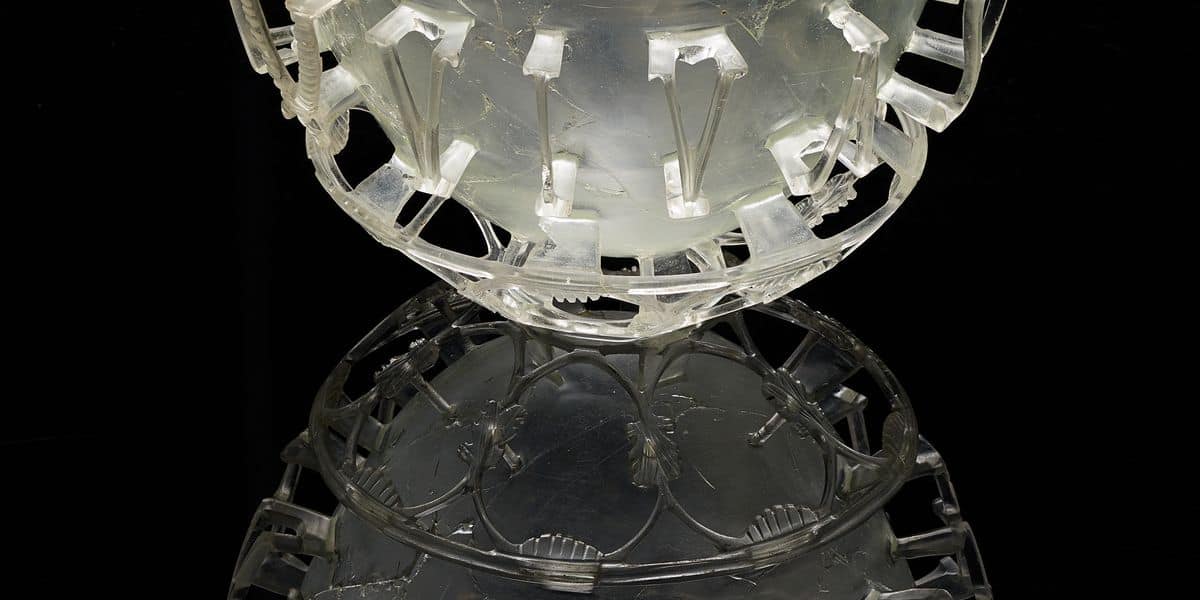 „Lebe glücklich!“: Archäologen restaurieren kostbares Glasgefäß