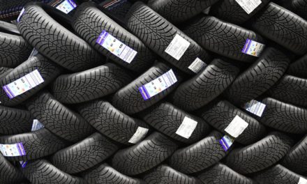 Produktion von Autoreifen auf Tiefststand