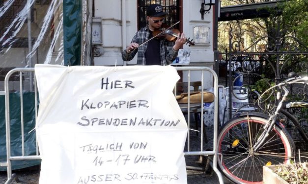 Ältere Menschen geben sich spendabler, vor allem gegenüber Landsleuten