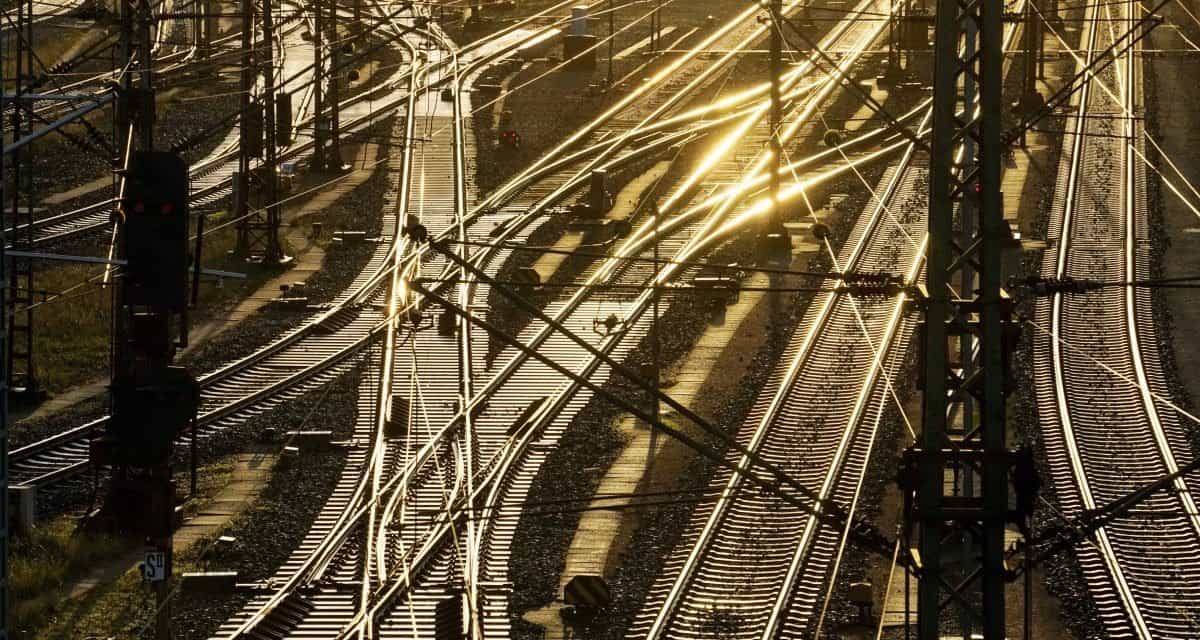 informatiCup 2022: Wer programmiert den besten Fahrplan?