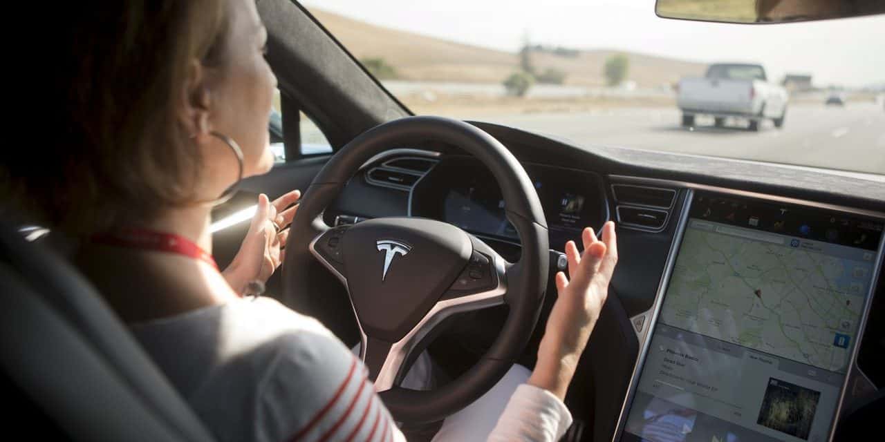 US-Behörde hinterfragt Teslas „Autopilot“-Software