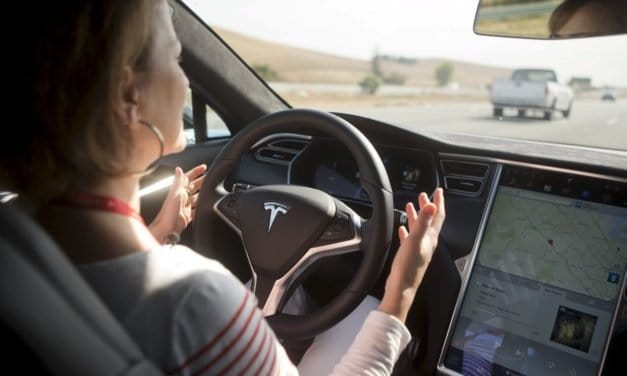 US-Behörde hinterfragt Teslas „Autopilot“-Software