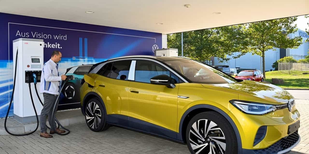 Elektroauto Zulassungen Westeuropa 01-08/2021: VWs ID-Modelle schlagen Teslas Model 3 knapp