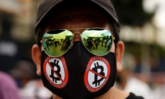 „Bitcoin ist Betrug“: Tausende protestieren gegen Bitcoin-Fan Bukele