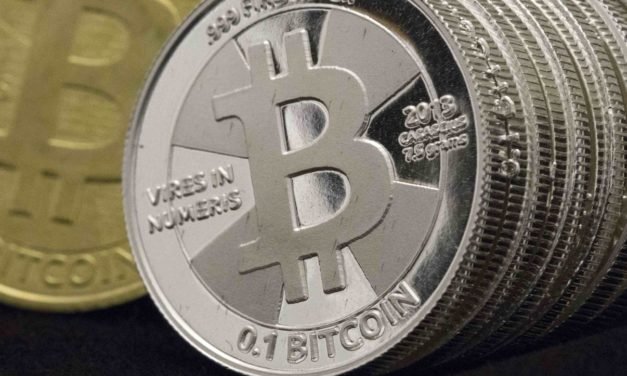 Börse: Bitcoin über 62.000 Dollar, Dax kaum verändert, Software AG bricht drastisch ein