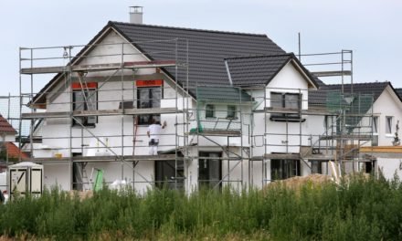 Immobilien: Häuslebauer und Immobilienkäufer nehmen so viel Kredit auf wie noch nie
