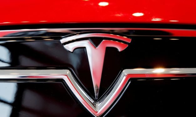 Tesla: Aktie auf Rekordhoch, Börsenwert über 1 Billon Dollar, weil Autovermieter Hertz 100.000 Fahrzeuge bestellt
