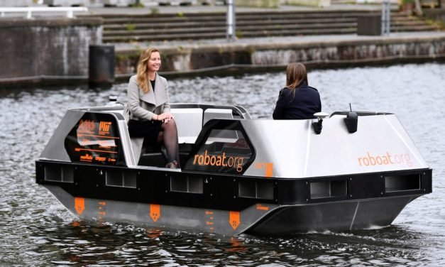 Roboat: Selbstfahrendes Elektro-Boot schippert Touristen durch Amsterdam