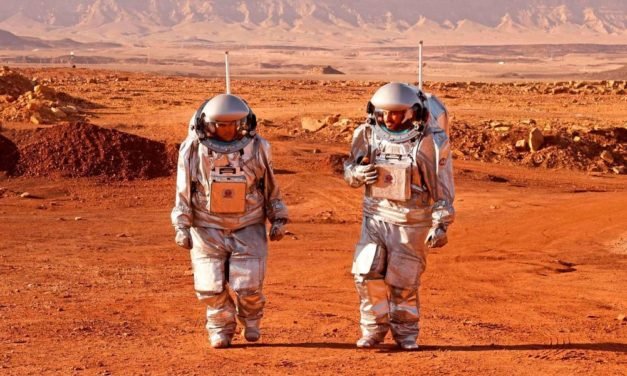 Zurück von der Marsstation im roten Wüstensand