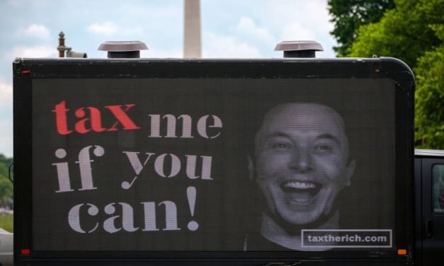 Tesla Aktien: Elon Musk will nach Twitter-Umfrage 10 Prozent verkaufen