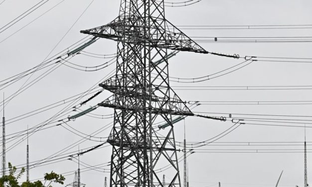 Strom-Großhandelspreis um 83,7 Prozent höher als vor einem Jahr