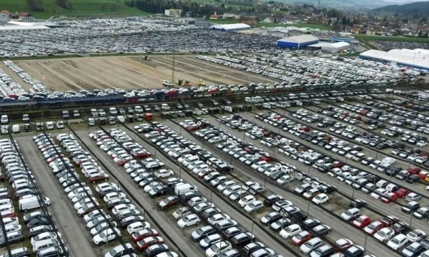 Infineon profitiert von hoher Chipnachfrage für Autos