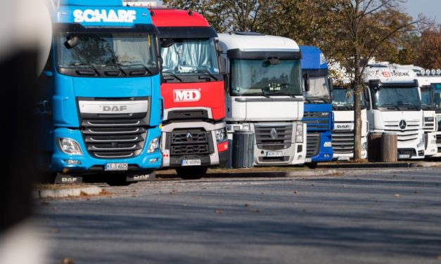 Fachkräftemangel: KV-Löhne für Lkw-Fahrer steigen um rund 5 Prozent