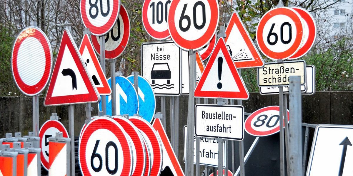 Orientierung im Schilderwald: Wie sich Verkehrszeichen verändern