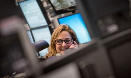 Börse: Dax startet über 16.100 Punkten, Aktie der Deutschen Telekom gefragt