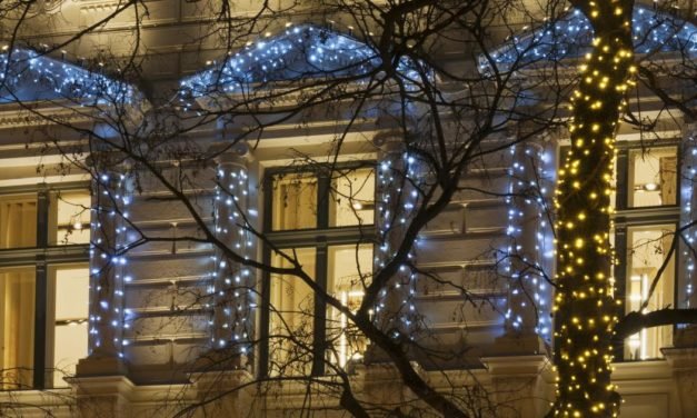 Lichterketten und Co.: Wie viel Weihnachtsbeleuchtung ist okay?