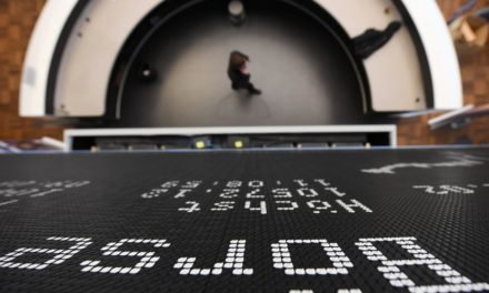 Börse: Dax legt zu, Conti knickt ein, Bitcoin bleibt schwächer