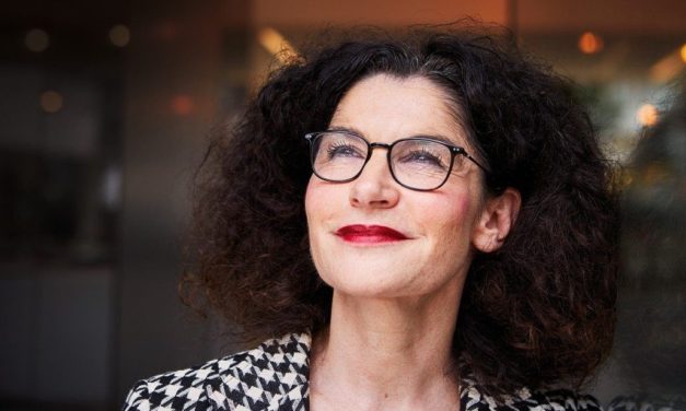 Douglas: Chefin Tina Müller plant Kauf einer Onlineapotheke