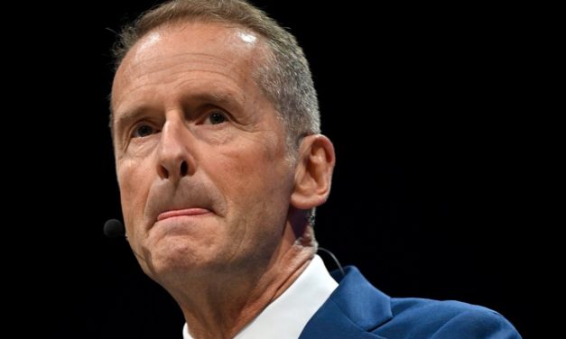 Volkswagen: Es steht „Spitz auf Knopf“ um Herbert Diess