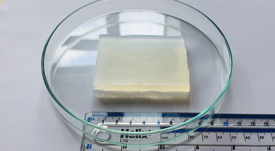 Supergelee wird unter elefantenschwerem Druck hart wie Glas