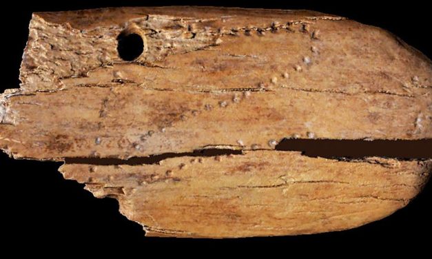 Ältester dekorierter Schmuck außerhalb Afrikas entdeckt