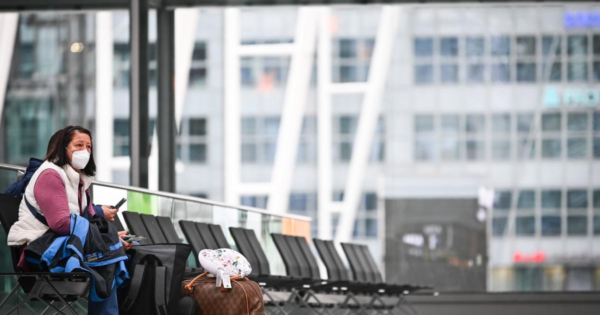 Omikron-Variante: Was bringen Landeverbote und Einreisestopps?