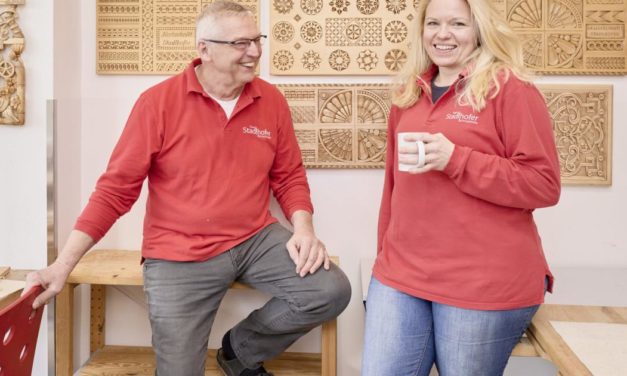Schnitzstube in Wien: Meditatives Arbeiten mit Holz